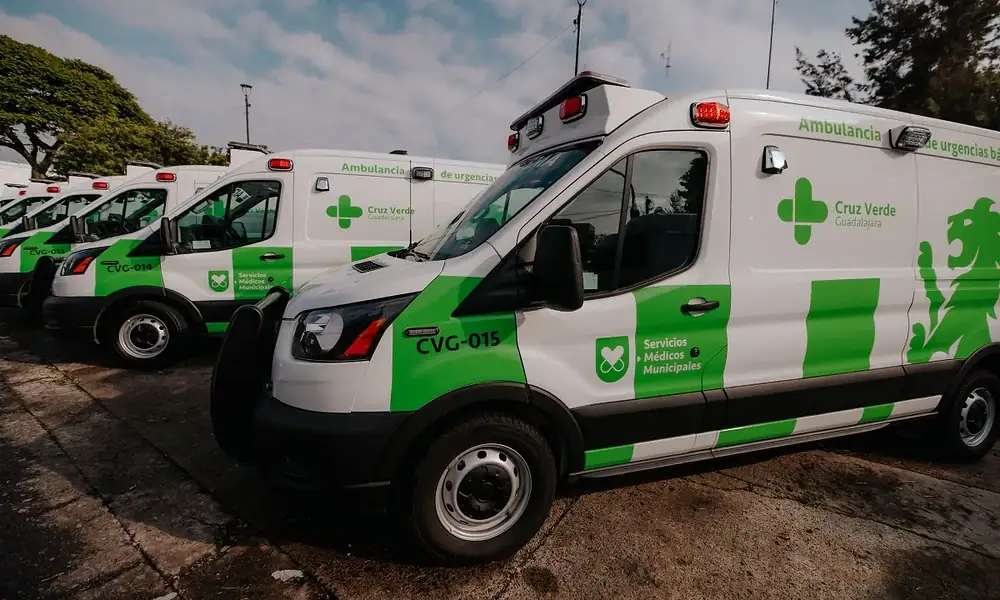 Guadalajara incorpora ocho ambulancias para atención de emergencias