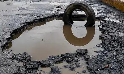 Lluvias agravan baches y zanjas en Tlaquepaque; municipio trabaja a contrarreloj