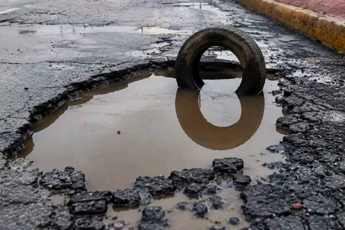 Lluvias agravan baches y zanjas en Tlaquepaque; municipio trabaja a contrarreloj