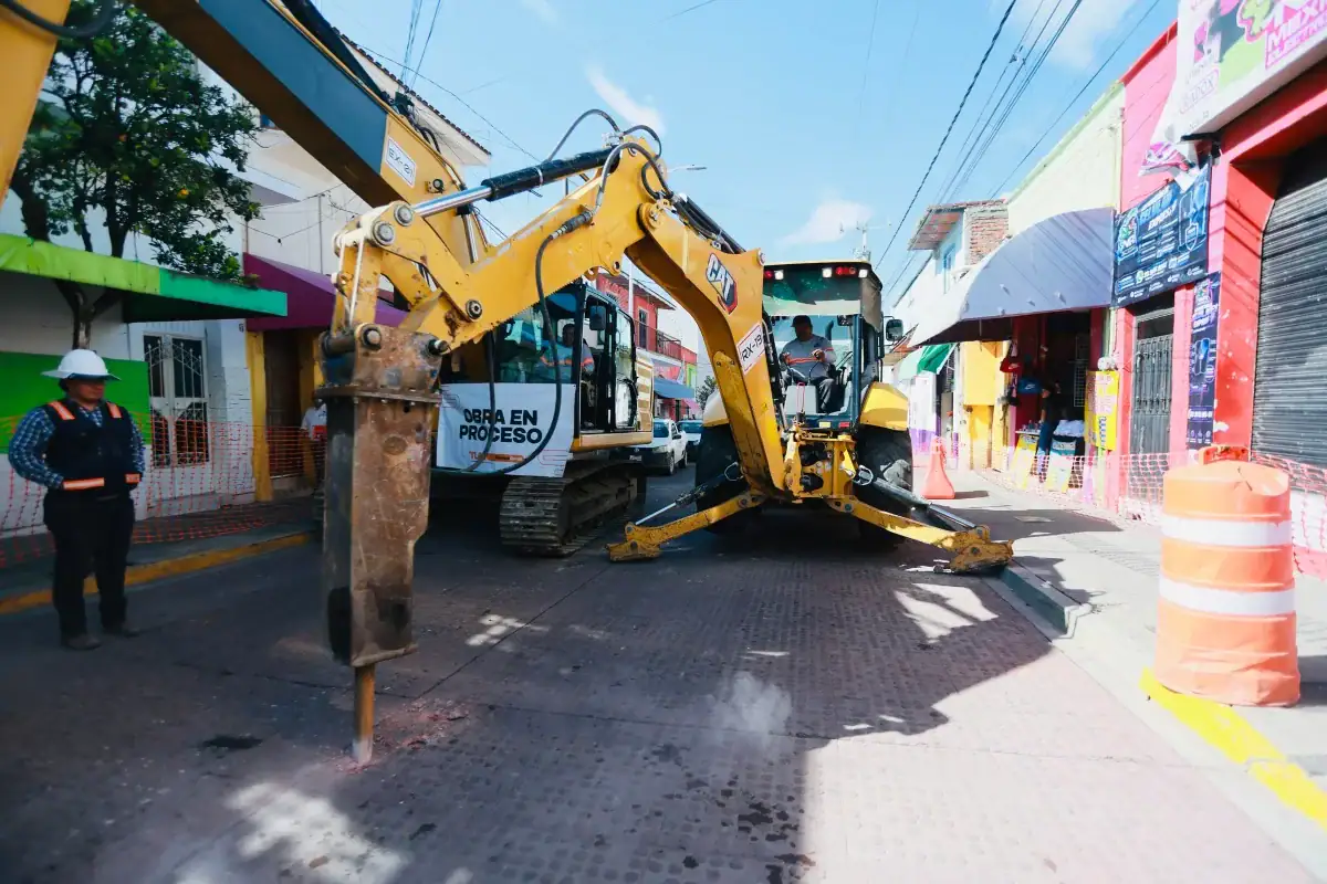 Tlajomulco amplía renovación del Centro con obra en calle Juárez Norte
