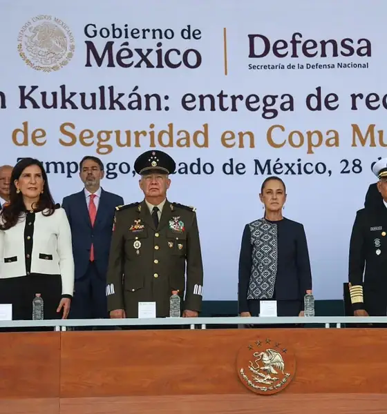 Claudia Sheinbaum entrega reconocimientos a servidores públicos que participaron en el Plan Kukulkán para garantizar la seguridad durante la Copa Mundial FIFA 2026.