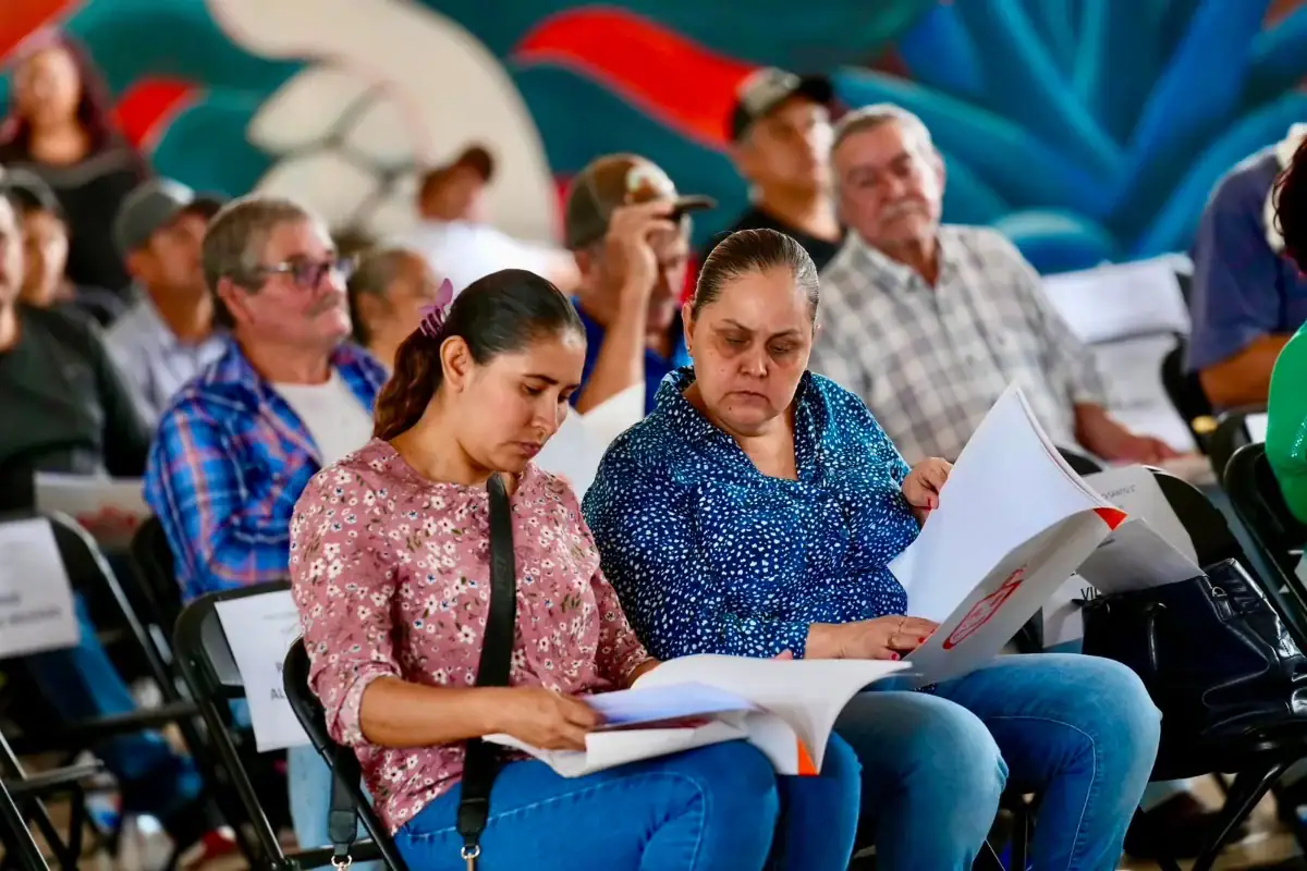 Entregan 96 títulos de propiedad para regularizar viviendas en Amatitán