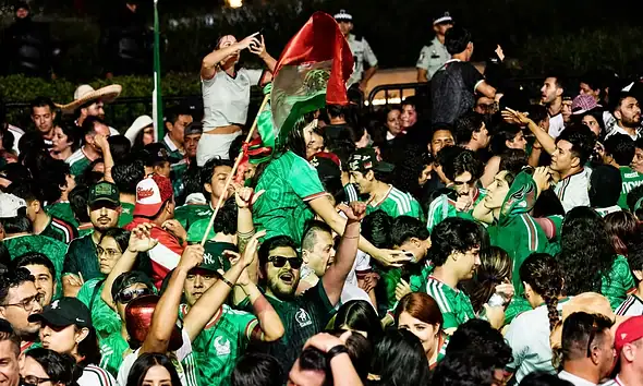 Habrá más pantallas y seguridad durante transmisión del México vs Inglaterra en La Minerva