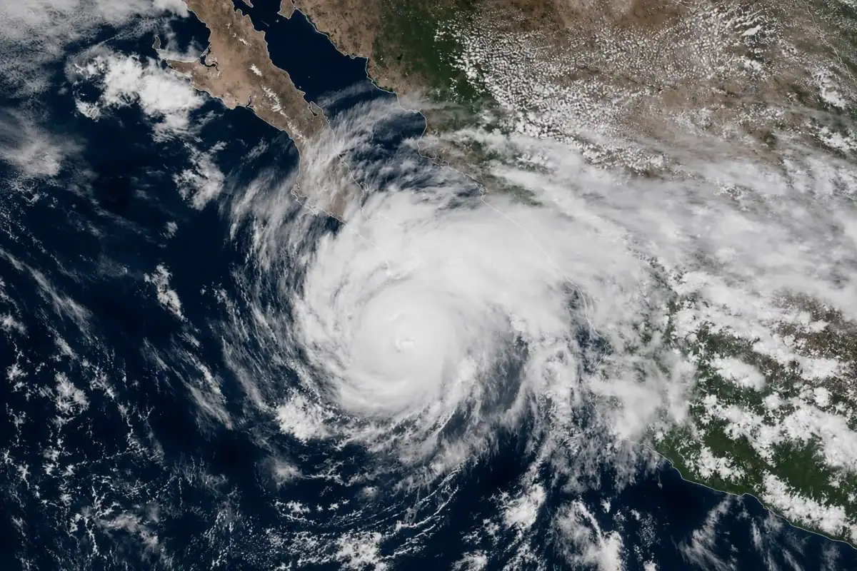 Huracán Genevieve alcanza categoría 5; ¿impactará a México?