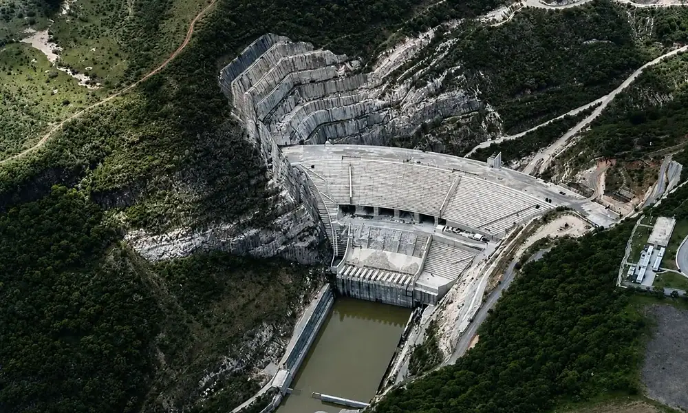 Vista de la presa El Zapotillo, cuya entrada en operación parcial está prevista para septiembre de 2026, según el calendario de Conagua.