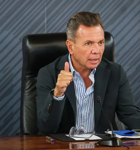 Lemus anuncia plan hídrico con pipas y obras; descarta privatizar Siapa