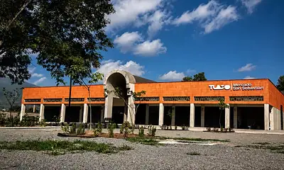 Tlajomulco entrega nuevo Mercado Municipal de San Sebastián