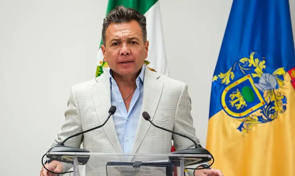 Operan de emergencia al Gobernador de Jalisco, Pablo Lemus