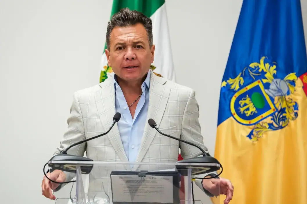 Operan de emergencia al Gobernador de Jalisco, Pablo Lemus