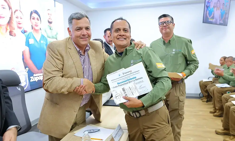 Zapopan reconoce a 70 paramédicos