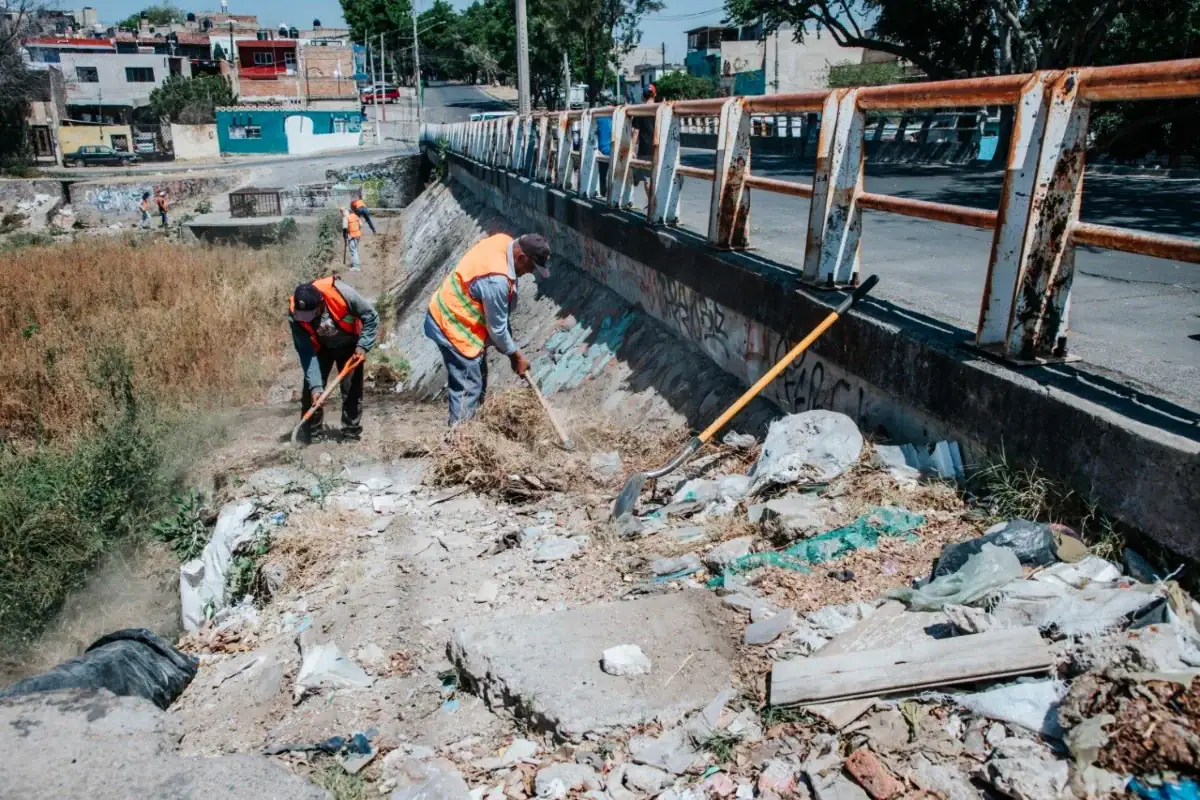 Guadalajara interviene puntos críticos para prevenir inundaciones