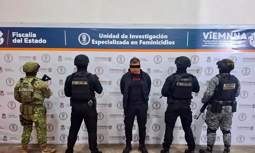 Elementos de la Fiscalía de Jalisco participan en un operativo relacionado con la investigación del feminicidio de la influencer Valeria Márquez en Zapopan.