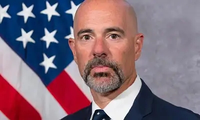 Terry Cole, director de la DEA, quien acusó a funcionarios de alto nivel en México de colaborar con organizaciones criminales.