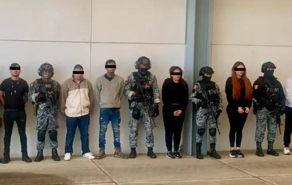 Comunicado oficial sobre la detención de nueve integrantes del CJNG durante un operativo en Michoacán.