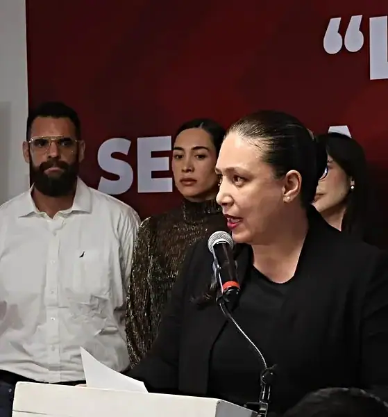 Erika Ruvalcaba, representante de Morena ante el IEPC Jalisco, durante una conferencia de prensa.
