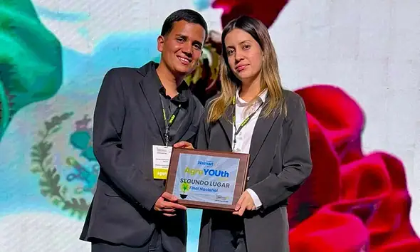Estudiantes del Tecnológico Superior de Jalisco creadores del proyecto Ayotli de harina de calabaza