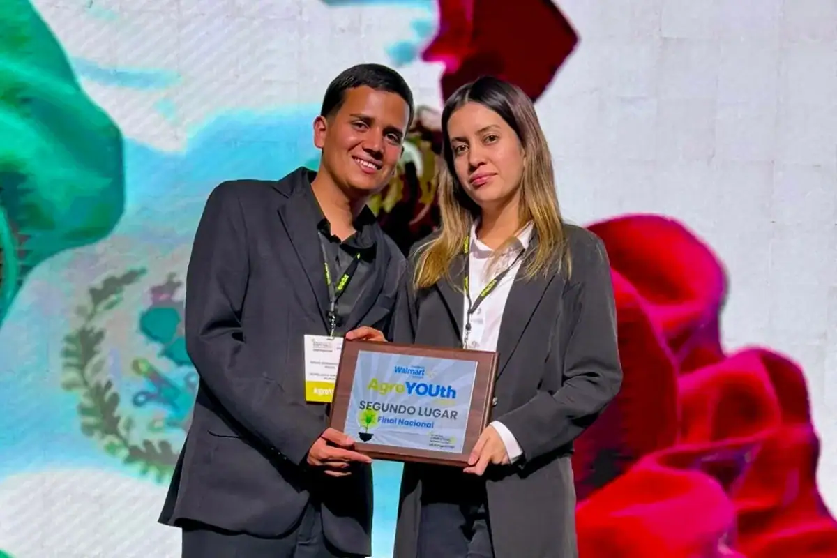 Estudiantes del Tecnológico Superior de Jalisco creadores del proyecto Ayotli de harina de calabaza