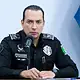 Autoridades federales y estatales detuvieron al excomisario de Atotonilco el Alto, Miguel Ángel Barrientos Domínguez, ante posibles vínculos con estructuras delictivas.