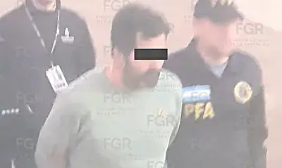 Fernando Farías Laguna durante su traslado de Argentina a México
