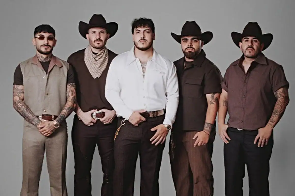 Grupo Frontera se presenta ante público durante un concierto como parte de los festejos patrios en Guadalajara.