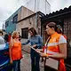 Recorrido de autoridades y vecinos por la colonia Echeverría en Guadalajara.