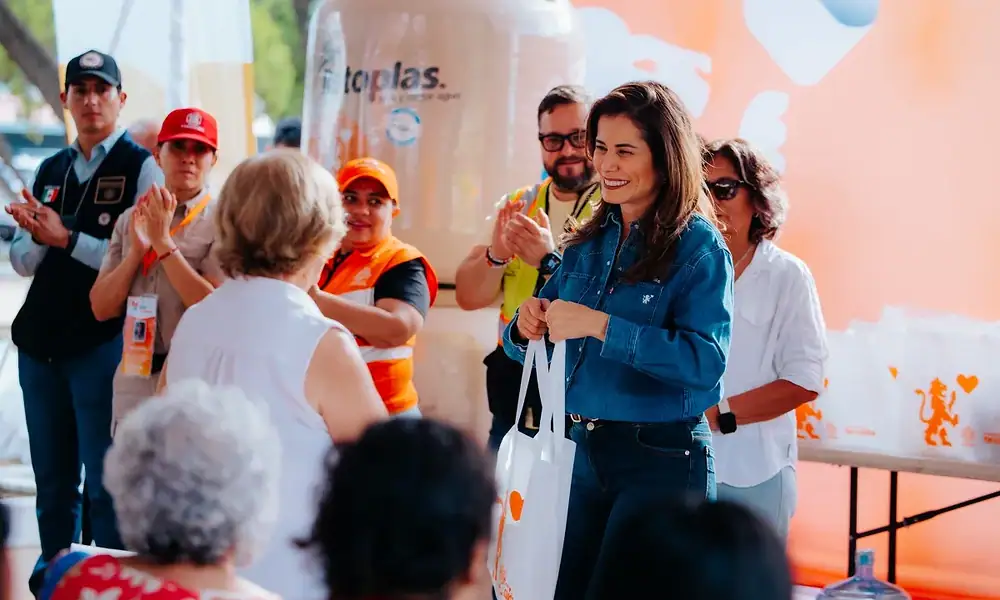 Verónica Delgadillo anuncia inversión para calles de la colonia Libertad