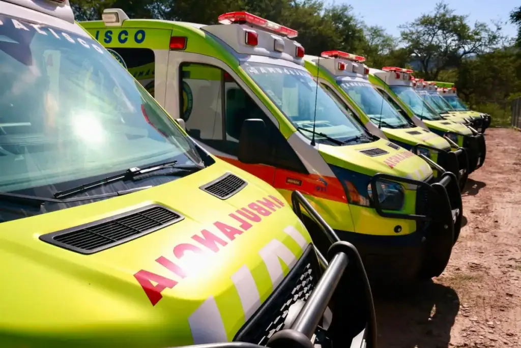 Pablo Lemus entregó 15 unidades de emergencia para los diez municipios y hospitales comunitarios de la Región Norte de Jalisco.
