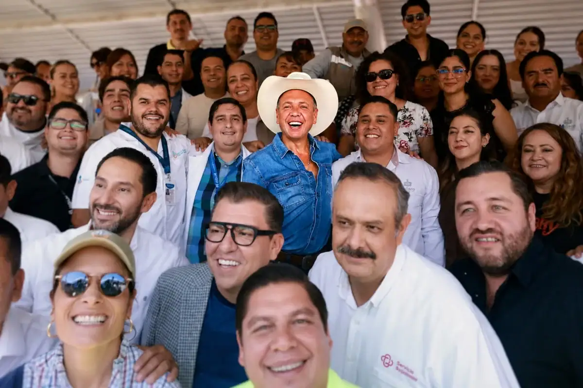 Pablo Lemus entregó 15 unidades de emergencia para los diez municipios y hospitales comunitarios de la Región Norte de Jalisco.