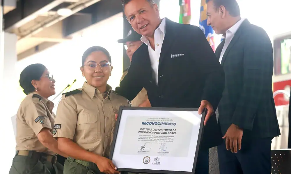 Pablo Lemus anunció que el proyecto de presupuesto de 2027 propondrá 500 millones de pesos para equipamiento y un incremento salarial para los bomberos de Jalisco.