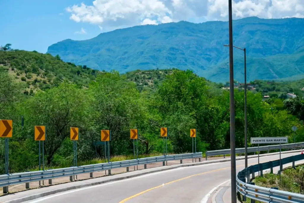 Pablo Lemus supervisó la reconstrucción de la Carretera Estatal 702 entre Villa Guerrero y San Martín de Bolaños