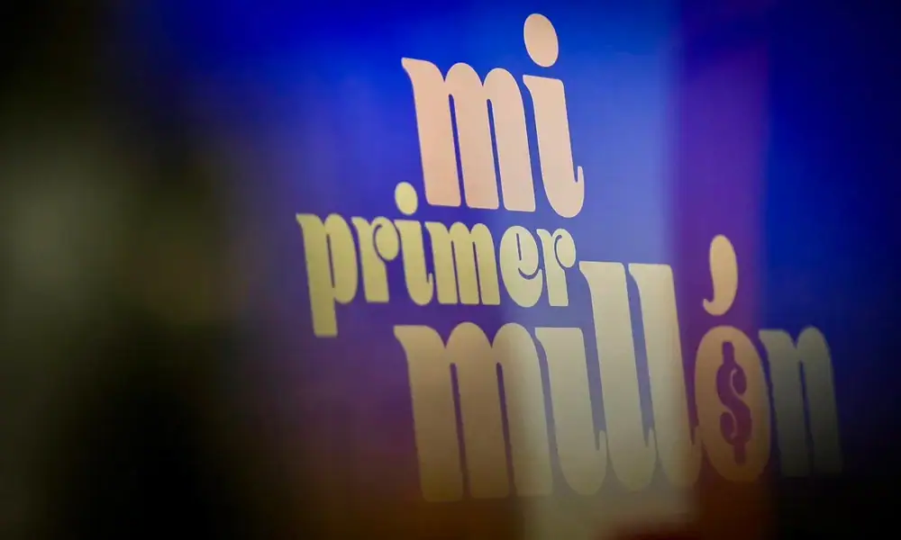 Emprendedores jaliscienses participan en la presentación del programa Mi Primer Millón para impulsar el crecimiento de sus empresas.