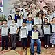 La presidenta municipal Laura Imelda Pérez entrega el Galardón Nacional durante la XLIX edición del Premio Nacional de la Cerámica, celebrada en el Centro Cultural El Refugio de San Pedro Tlaquepaque.