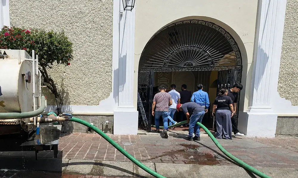 Centro Cultural El Refugio de Tlaquepaque tras la reconexión parcial del servicio de agua.