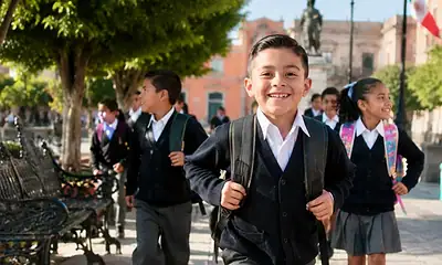 Estudiantes regresan a clases en Jalisco este lunes 31 de agosto de 2026