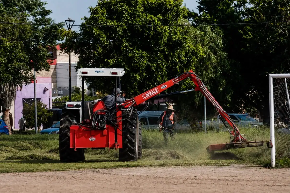 Rehabilitación de la cancha de futbol del Parque II en Chulavista, Tlajomulco.