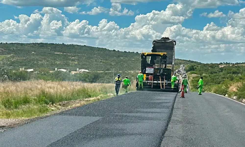 La repavimentación de la carretera federal 45 registra un avance del 65 por ciento entre Lagos de Moreno y el límite con Aguascalientes.