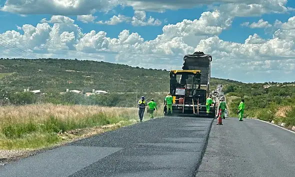 La repavimentación de la carretera federal 45 registra un avance del 65 por ciento entre Lagos de Moreno y el límite con Aguascalientes.