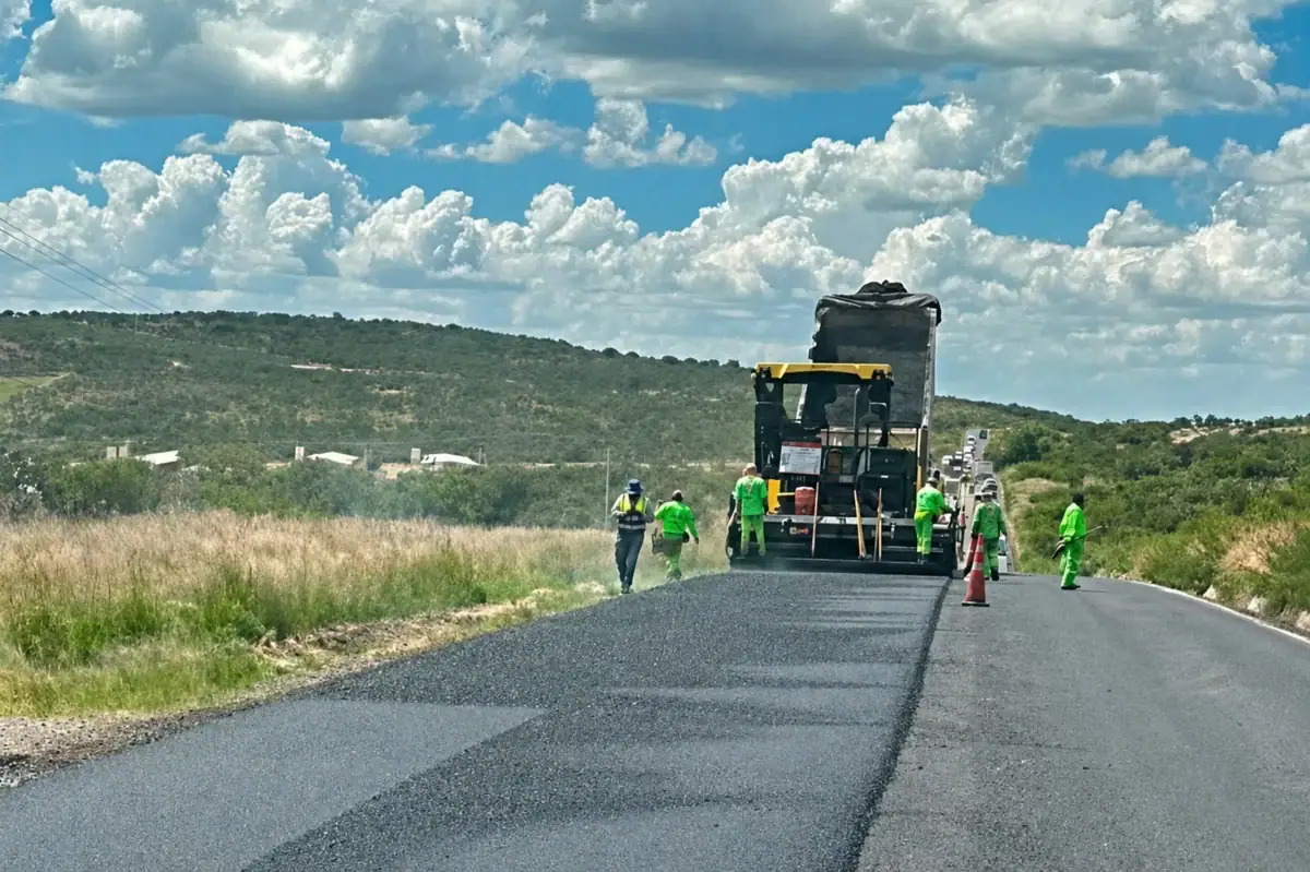 La repavimentación de la carretera federal 45 registra un avance del 65 por ciento entre Lagos de Moreno y el límite con Aguascalientes.