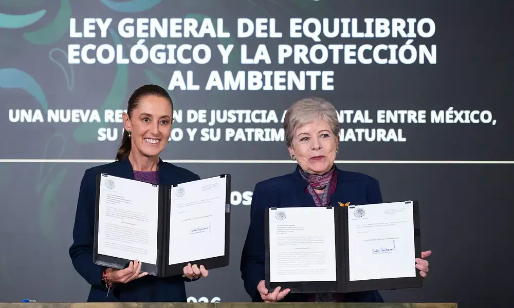 Claudia Sheinbaum presenta la iniciativa de Ley General de Protección Ecológica y Justicia Ambiental.