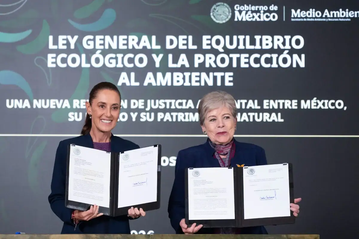 Claudia Sheinbaum presenta la iniciativa de Ley General de Protección Ecológica y Justicia Ambiental.