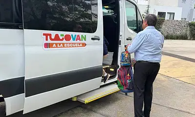 Unidad TlajoVan utilizada para trasladar estudiantes de Tlajomulco a sus escuelas.