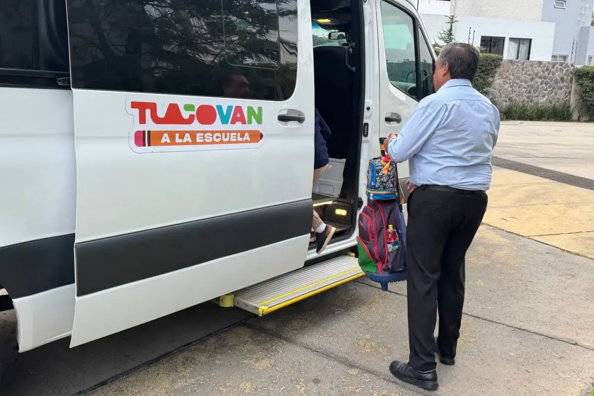 Unidad TlajoVan utilizada para trasladar estudiantes de Tlajomulco a sus escuelas.