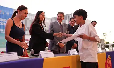 La octava generación de Zapopan Bilingüe comenzó con 886 participantes. El programa municipal acumula 8 mil 700 beneficiarios y avanza hacia una meta de 10 mil.