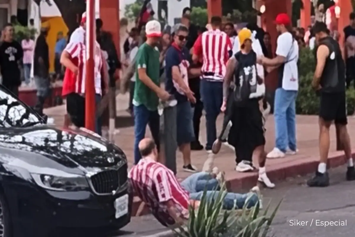 Aficionado de Chivas agredido en las inmediaciones del Parque Rojo de Guadalajara.