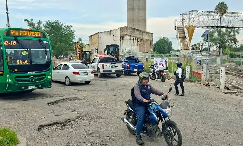 Obras y cierre vial en Juan de la Barrera en Las Juntas, Tlaquepaque