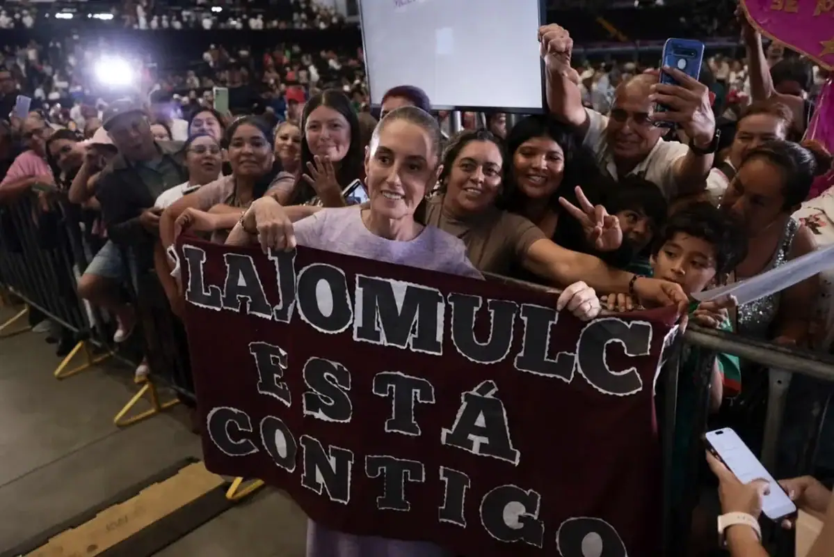 Claudia Sheinbaum durante su gira de informe en la Arena VFG de Tlajomulco.