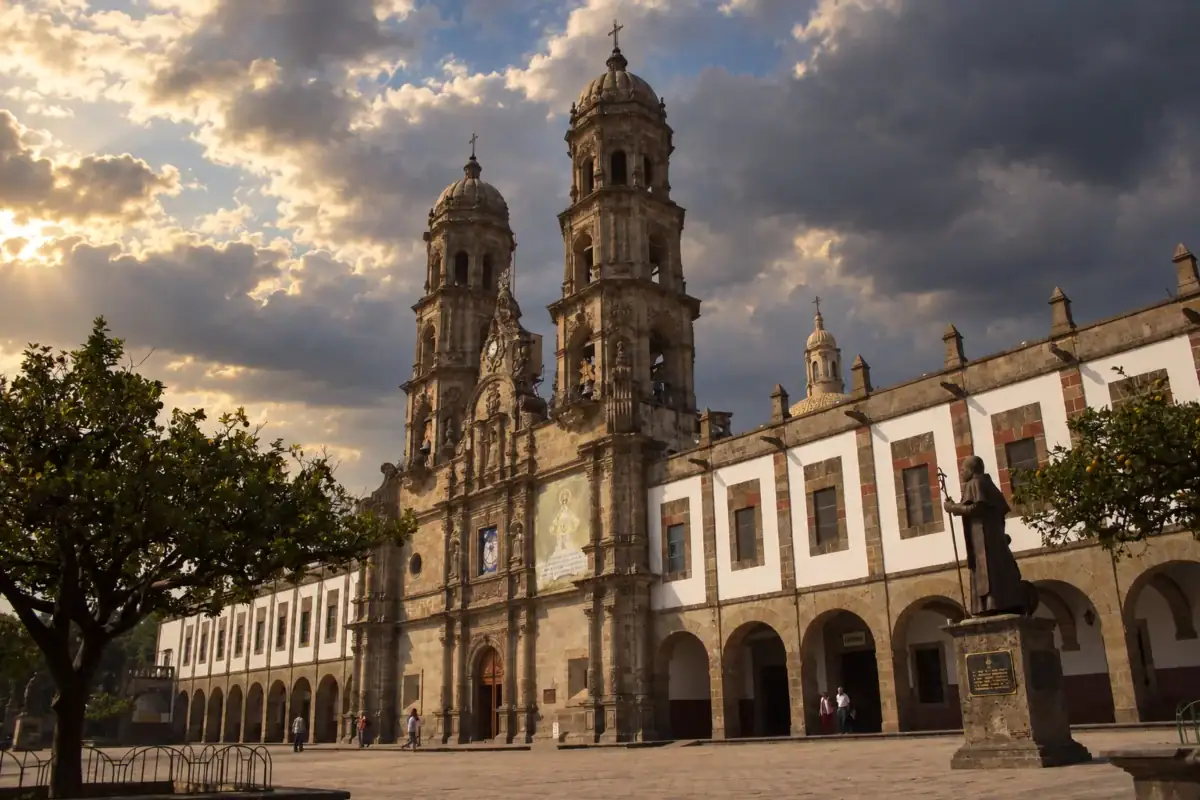 Pronóstico del clima en Guadalajara hoy sábado 5 de septiembre de 2026, con posibilidad de lluvias.