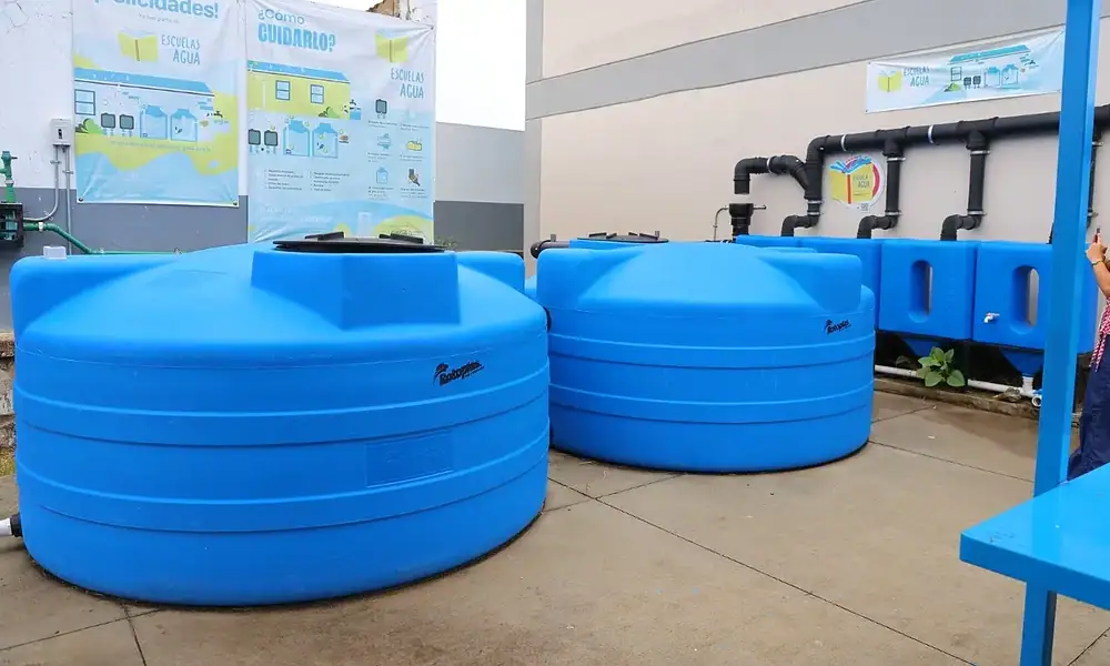 Zapopan instala Escuela de Lluvia con capacidad para 10 mil litros