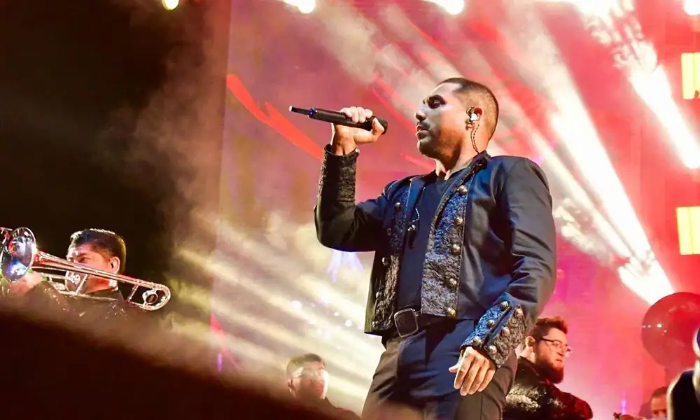 Espinoza Paz en festejo del Grito de Independencia en Tlaquepaque
