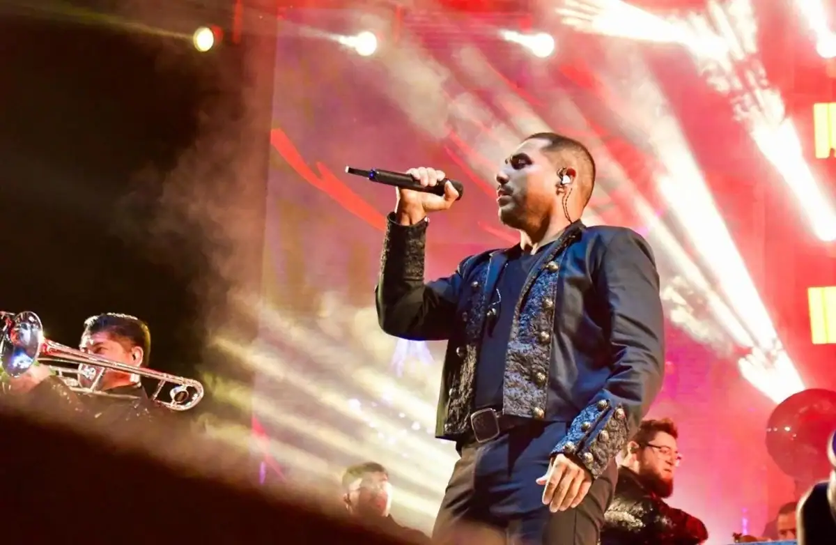 Espinoza Paz en festejo del Grito de Independencia en Tlaquepaque